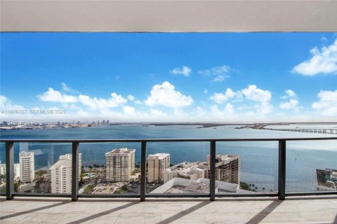 Кондоминиум с 2 спальнями в Майами, Флорида № 2034892