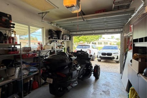 Casa en venta en Tamarac, Florida, 2 dormitorios, 74.88 m2 № 1982295 - foto 12