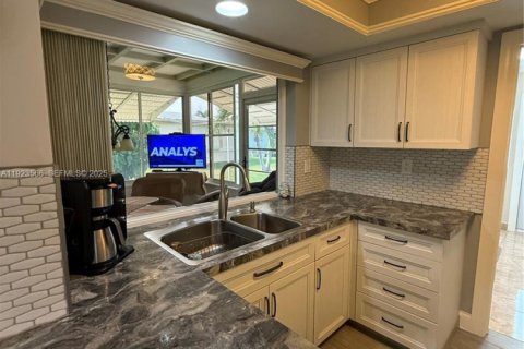 Casa en venta en Tamarac, Florida, 2 dormitorios, 74.88 m2 № 1982295 - foto 9