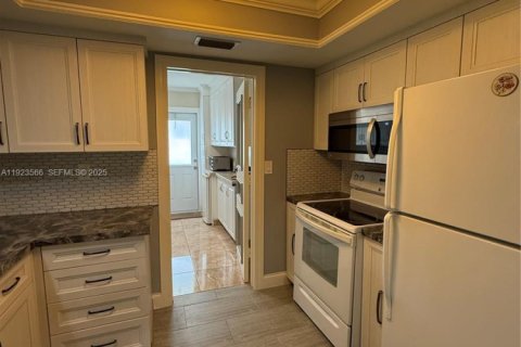 Casa en venta en Tamarac, Florida, 2 dormitorios, 74.88 m2 № 1982295 - foto 8