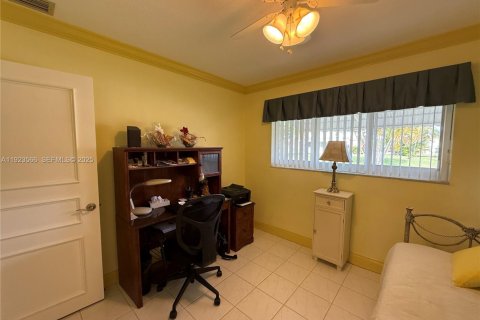 Casa en venta en Tamarac, Florida, 2 dormitorios, 74.88 m2 № 1982295 - foto 29
