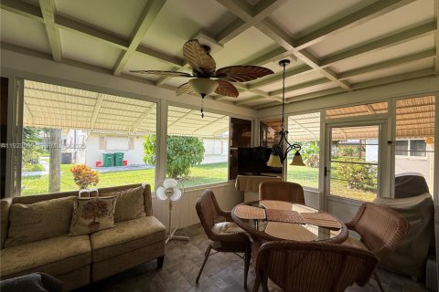 Casa en venta en Tamarac, Florida, 2 dormitorios, 74.88 m2 № 1982295 - foto 25