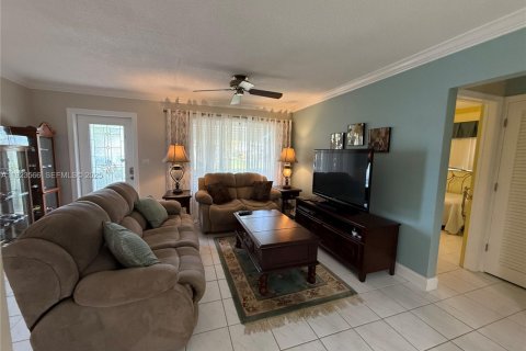 Casa en venta en Tamarac, Florida, 2 dormitorios, 74.88 m2 № 1982295 - foto 15