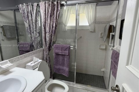 Casa en venta en Tamarac, Florida, 2 dormitorios, 74.88 m2 № 1982295 - foto 22