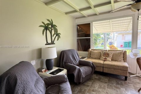 Casa en venta en Tamarac, Florida, 2 dormitorios, 74.88 m2 № 1982295 - foto 24