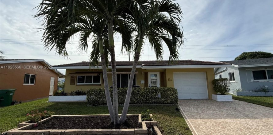Casa en Tamarac, Florida 2 dormitorios, 74.88 m2 № 1982295