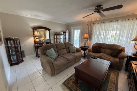 Casa en venta en Tamarac, Florida, 2 dormitorios, 74.88 m2 № 1982295 - foto 20