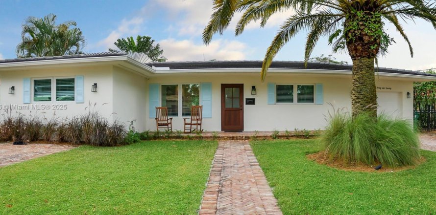 Villa ou maison à Miami Lakes, Floride 4 chambres, 144.28 m2 № 1973360