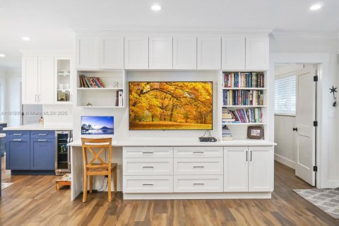 Villa ou maison à louer à Miami Lakes, Floride: 4 chambres, 144.28 m2 № 1973360 - photo 8