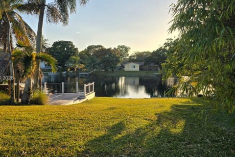 Villa ou maison à louer à Miami Lakes, Floride: 4 chambres, 144.28 m2 № 1973360 - photo 23