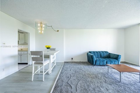 Copropriété à vendre à Lauderdale Lakes, Floride: 2 chambres, 93.09 m2 № 2393376 - photo 7