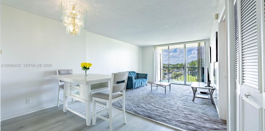 Condo à Lauderdale Lakes, Floride, 2 chambres № 2393376