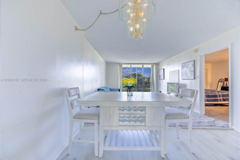 Copropriété à vendre à Lauderdale Lakes, Floride: 2 chambres, 93.09 m2 № 2393376 - photo 6