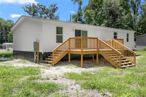 House in Fort White, Florida 3 bedrooms, 118.91 sq.m. № 2393824 - photo 27