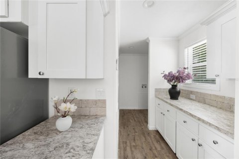 House in Fort White, Florida 3 bedrooms, 118.91 sq.m. № 2393824 - photo 11