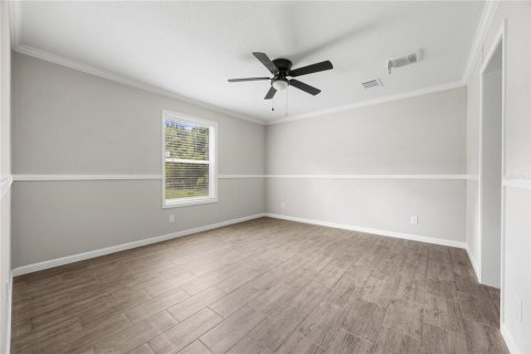 House in Fort White, Florida 3 bedrooms, 118.91 sq.m. № 2393824 - photo 8