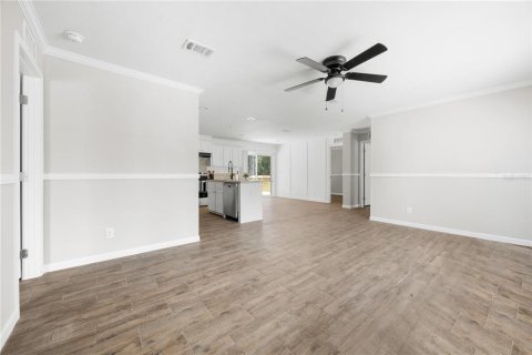 House in Fort White, Florida 3 bedrooms, 118.91 sq.m. № 2393824 - photo 12