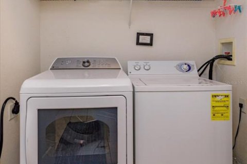 Condominio en venta en Kissimmee, Florida, 2 dormitorios, 94.95 m2 № 2115416 - foto 16