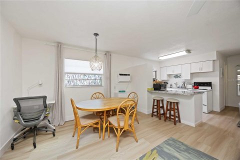 Hôtel, hôtellerie à vendre à Englewood, Floride: 294.87 m2 № 2424165 - photo 20