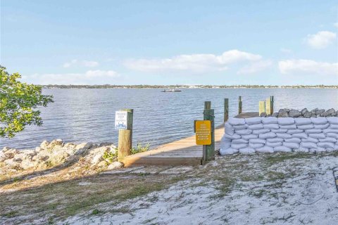 Hôtel, hôtellerie à vendre à Englewood, Floride: 294.87 m2 № 2424165 - photo 11