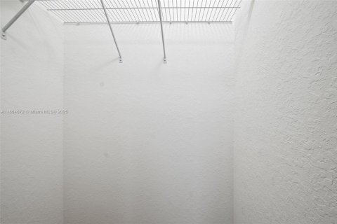 Townhouse in Miami, Florida 3 bedrooms, 122.63 sq.m. № 1892705 - photo 21