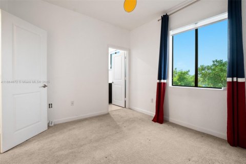 Townhouse in Miami, Florida 3 bedrooms, 122.63 sq.m. № 1892705 - photo 19