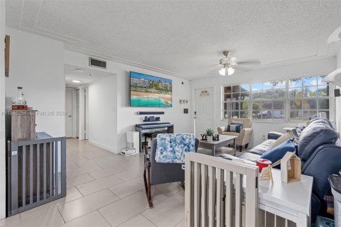 Villa ou maison à vendre à Homestead, Floride: 3 chambres, 103.12 m2 № 1997610 - photo 10