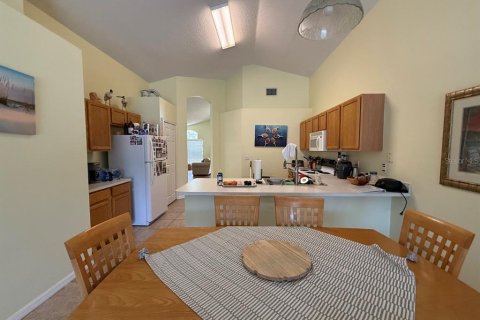 House in Davenport, Florida 4 bedrooms, 176.98 sq.m. № 2429398 - photo 5