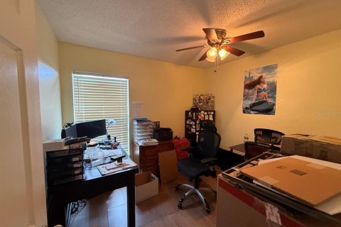 House in Davenport, Florida 4 bedrooms, 176.98 sq.m. № 2429398 - photo 18