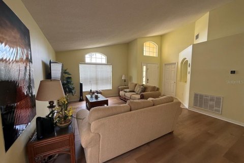 House in Davenport, Florida 4 bedrooms, 176.98 sq.m. № 2429398 - photo 4