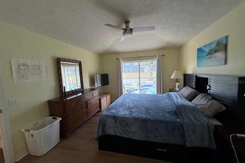 House in Davenport, Florida 4 bedrooms, 176.98 sq.m. № 2429398 - photo 9