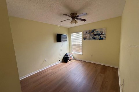 House in Davenport, Florida 4 bedrooms, 176.98 sq.m. № 2429398 - photo 12