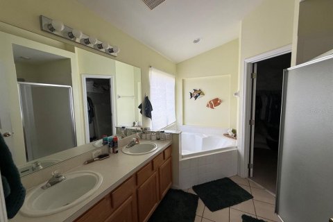 House in Davenport, Florida 4 bedrooms, 176.98 sq.m. № 2429398 - photo 8