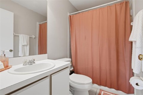 Townhouse in Brandon, Florida 2 bedrooms, 109.44 sq.m. № 2157880 - photo 19