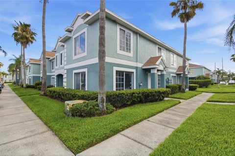 Townhouse in Brandon, Florida 2 bedrooms, 109.44 sq.m. № 2157880 - photo 24