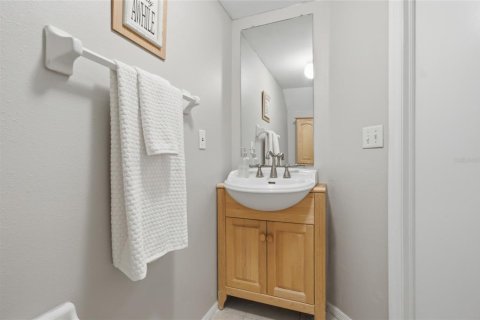 Townhouse in Brandon, Florida 2 bedrooms, 109.44 sq.m. № 2157880 - photo 7