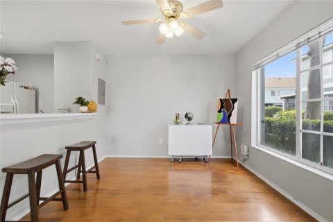 Townhouse in Brandon, Florida 2 bedrooms, 109.44 sq.m. № 2157880 - photo 6