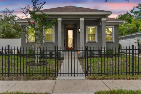 Villa ou maison à vendre à Saint Petersburg, Floride: 4 chambres, 221.57 m2 № 1849826 - photo 1