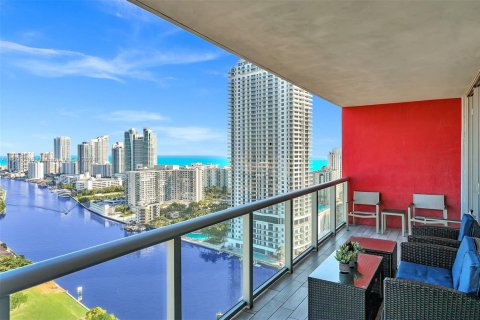 Villa ou maison à vendre à Hallandale Beach, Floride: 2 chambres, 96.34 m2 № 1959349 - photo 28