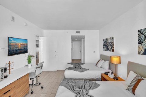 Villa ou maison à vendre à Hallandale Beach, Floride: 2 chambres, 96.34 m2 № 1959349 - photo 13