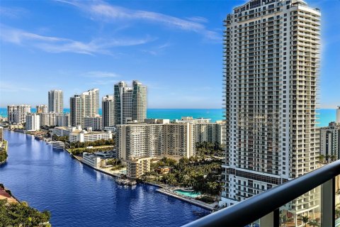 Villa ou maison à vendre à Hallandale Beach, Floride: 2 chambres, 96.34 m2 № 1959349 - photo 30