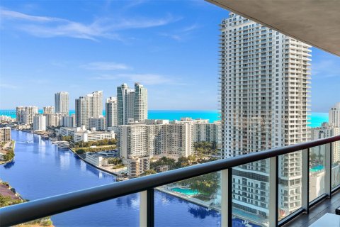 Villa ou maison à vendre à Hallandale Beach, Floride: 2 chambres, 96.34 m2 № 1959349 - photo 27