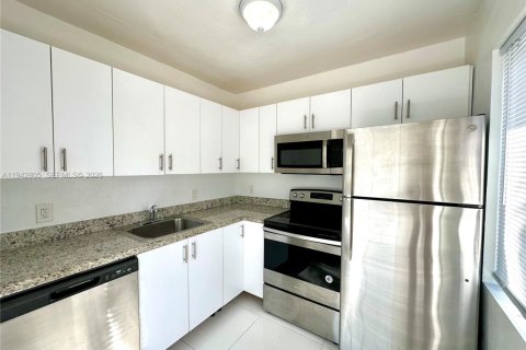 Appartement à louer à Miami Beach, Floride: 2 chambres № 2000150 - photo 2