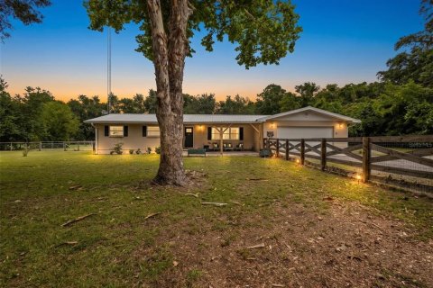 Casa en Chiefland, Florida 3 dormitorios, 160.07 m2 № 2110687