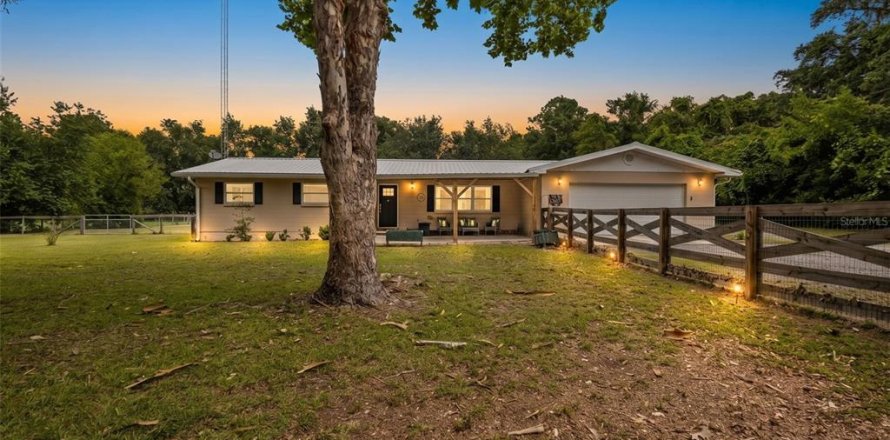 Casa en Chiefland, Florida 3 dormitorios, 160.07 m2 № 2110687