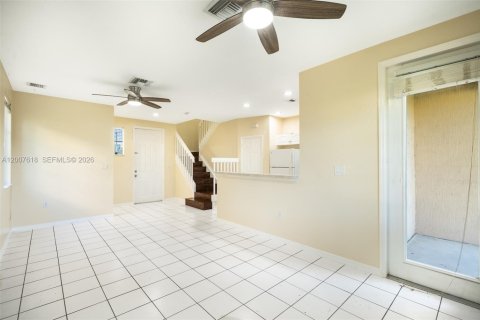 Touwnhouse à louer à North Lauderdale, Floride: 2 chambres, 107.86 m2 № 2178340 - photo 10