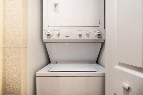 Touwnhouse à louer à North Lauderdale, Floride: 2 chambres, 107.86 m2 № 2178340 - photo 9