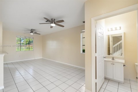 Touwnhouse à louer à North Lauderdale, Floride: 2 chambres, 107.86 m2 № 2178340 - photo 20