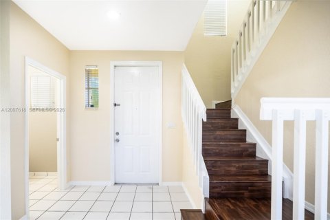 Touwnhouse à louer à North Lauderdale, Floride: 2 chambres, 107.86 m2 № 2178340 - photo 11