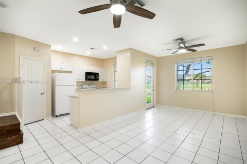 Touwnhouse à louer à North Lauderdale, Floride: 2 chambres, 107.86 m2 № 2178340 - photo 3